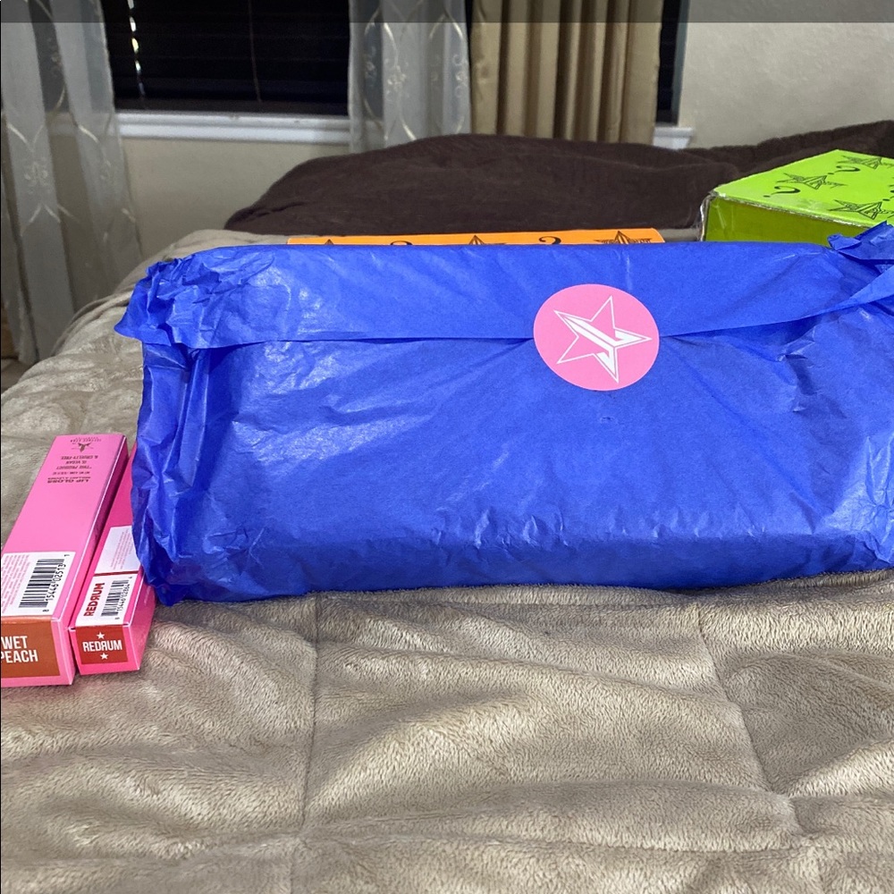 Jeffree star makeup bundle